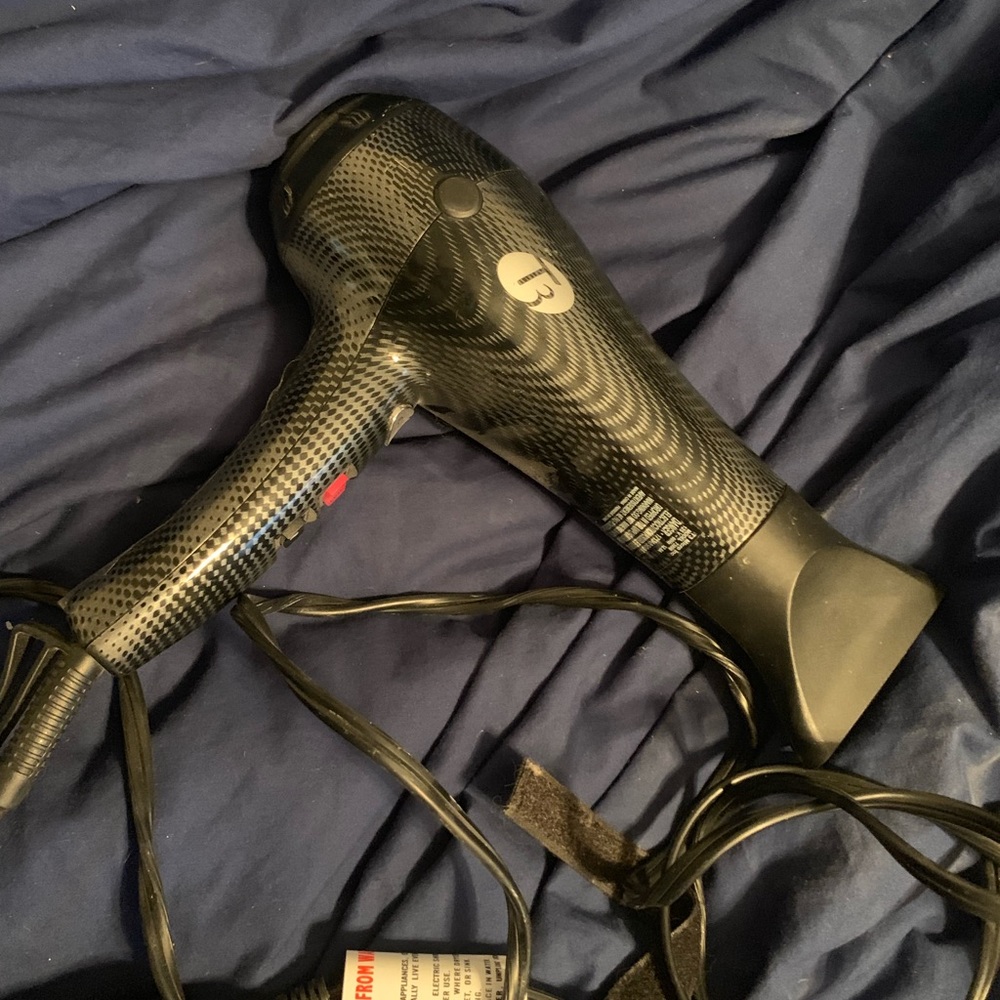 Brand new T3 blow dryer no box bling